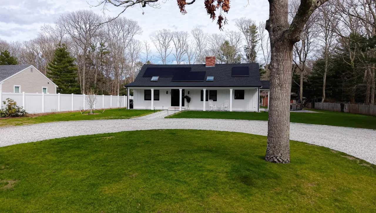 Coastal Retreat: Game Room, BBQ, Fire Pit & Beach Nearby! 