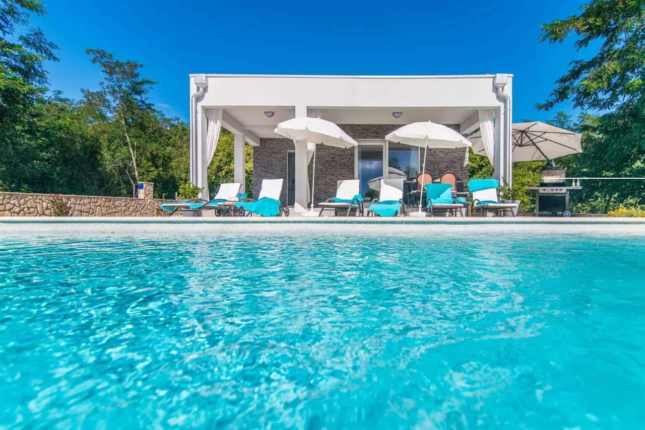 Comfortable Family Villa With Outdoor BBQ