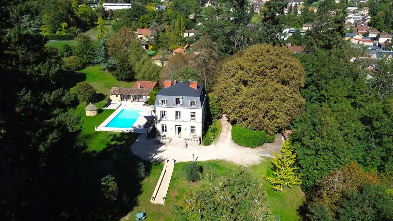 Geräumiges Périgord-Haus mit Poolzugang