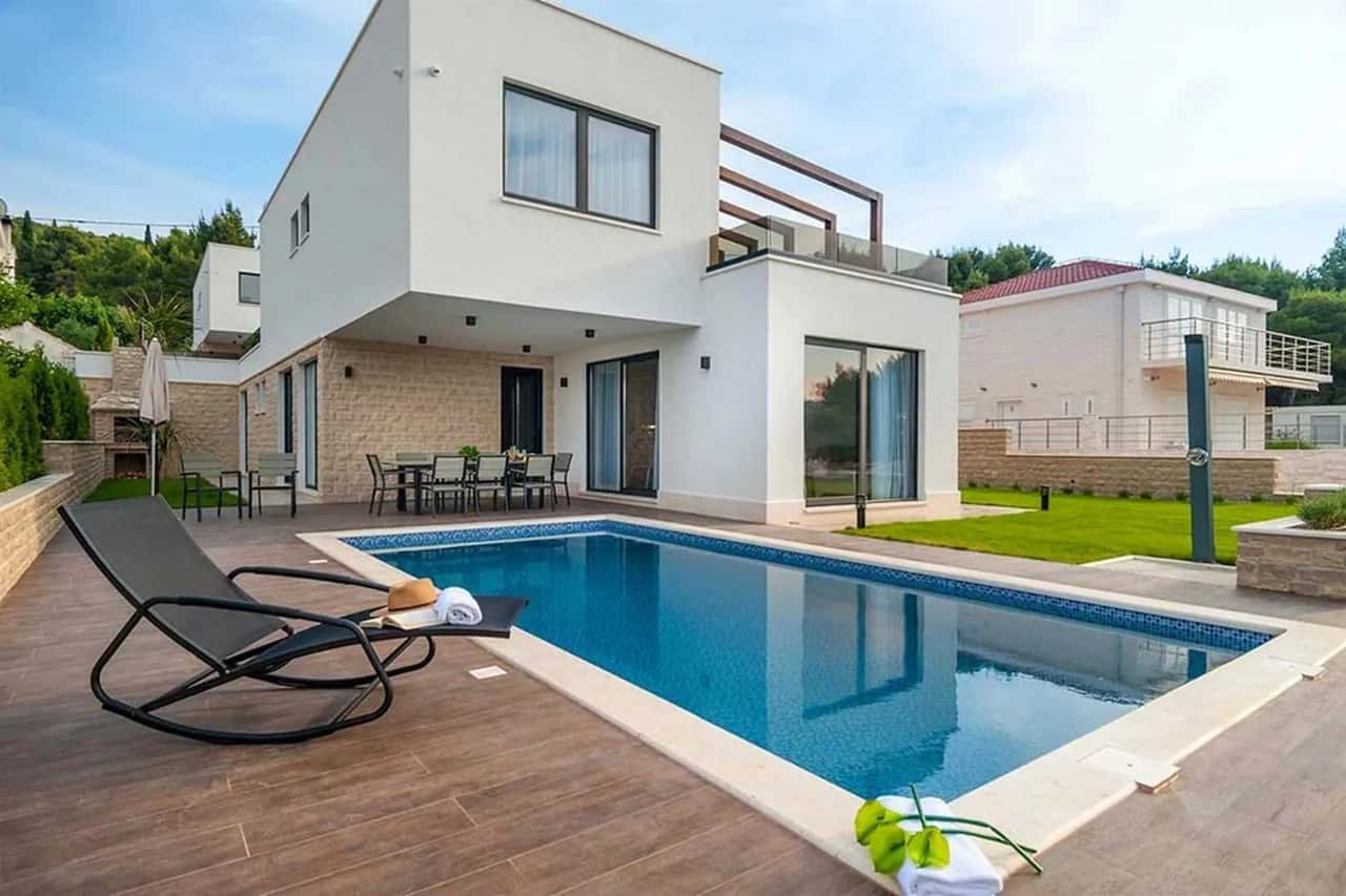 Moderne Villa 25 Meter vom Strand entfernt