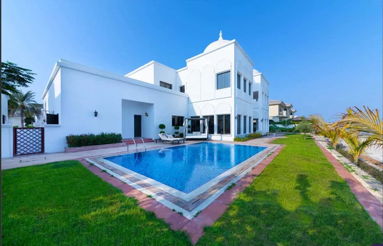 Luxury Beachfront Escape on The Palm
