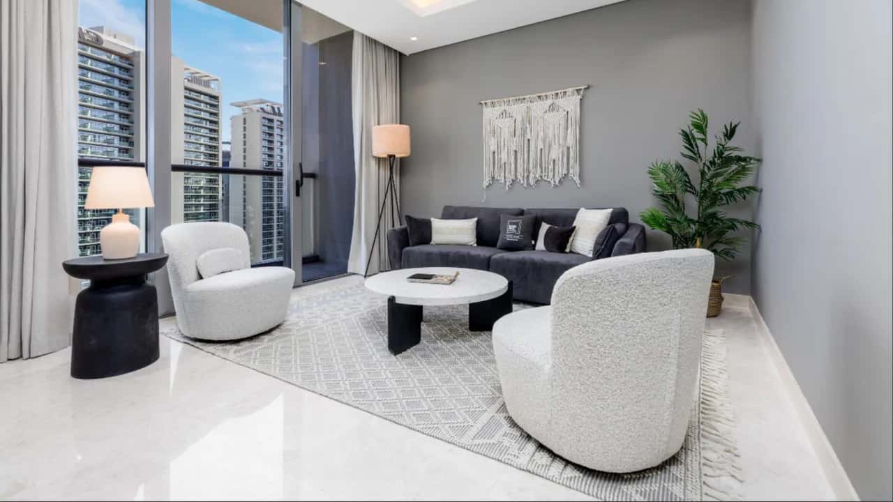 Spacious Balcony Apartment With Canal Views