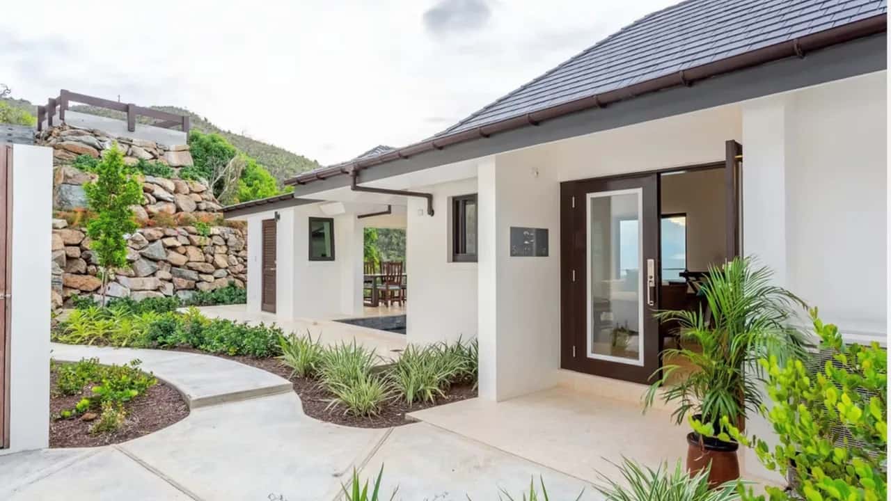 Oceanfront Style Villa mit privaten Gärten