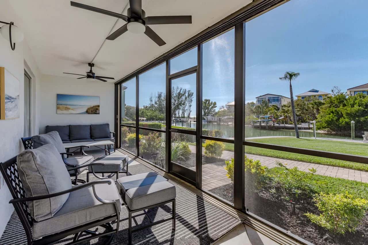 Charming 2BR Condo with Gulf Views