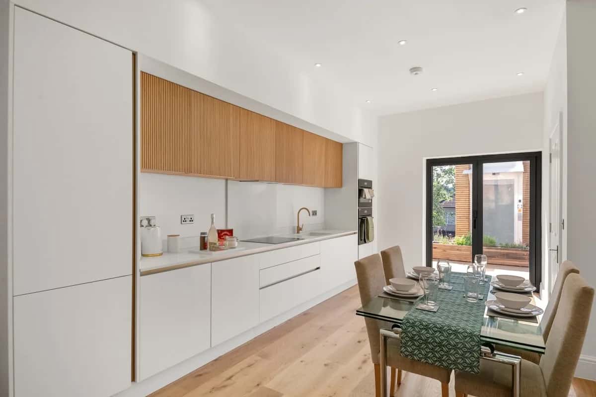 Modern 4BR Home, Ideal for Long Stays & Relocation
