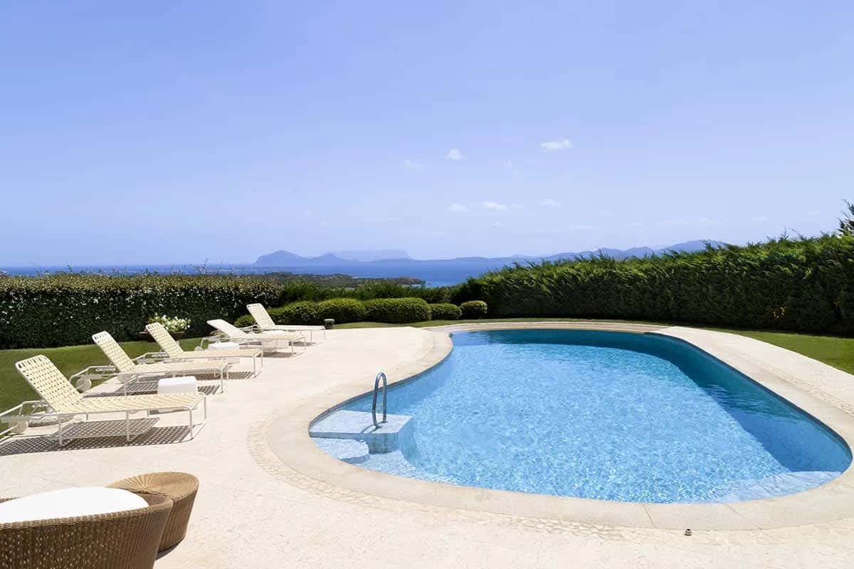 Luxury Villa w/ Heated pool, Spa & Sea Views