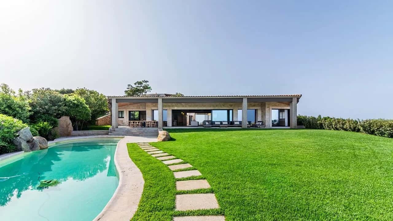Minimalist Villa With Stunning Sea Views