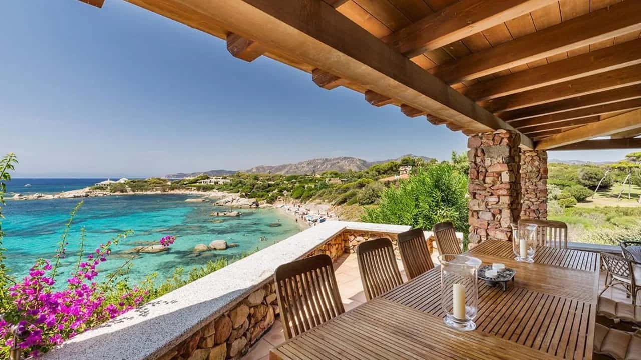 Scenic Villa Overlooking Clear Blue Waters