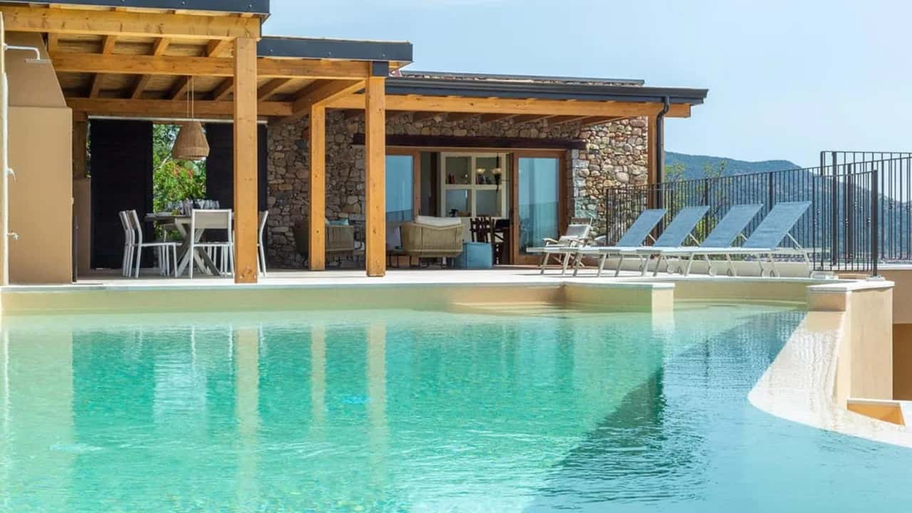 Coastal Haven With Panoramic Sea Views