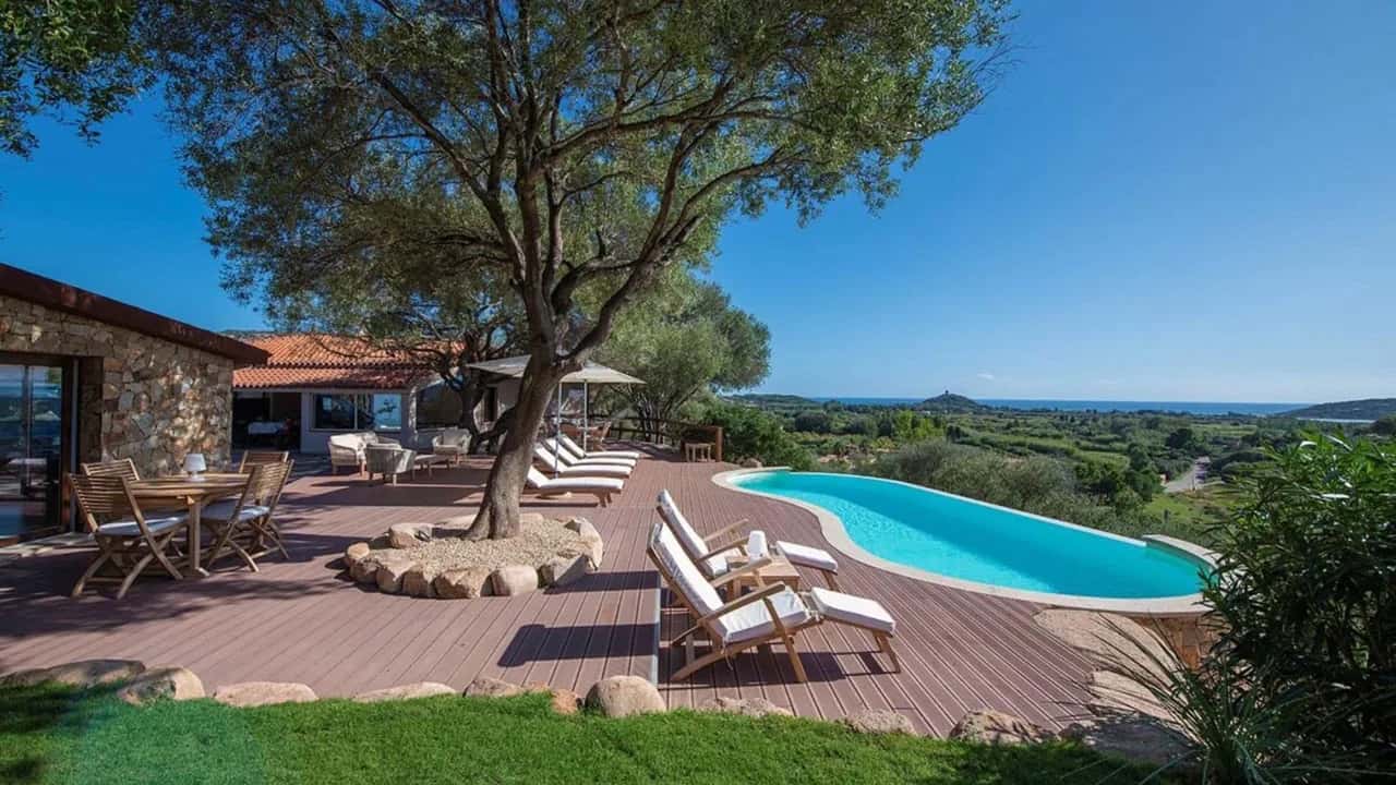 Stylish Villa Retreat Near Chia Beaches
