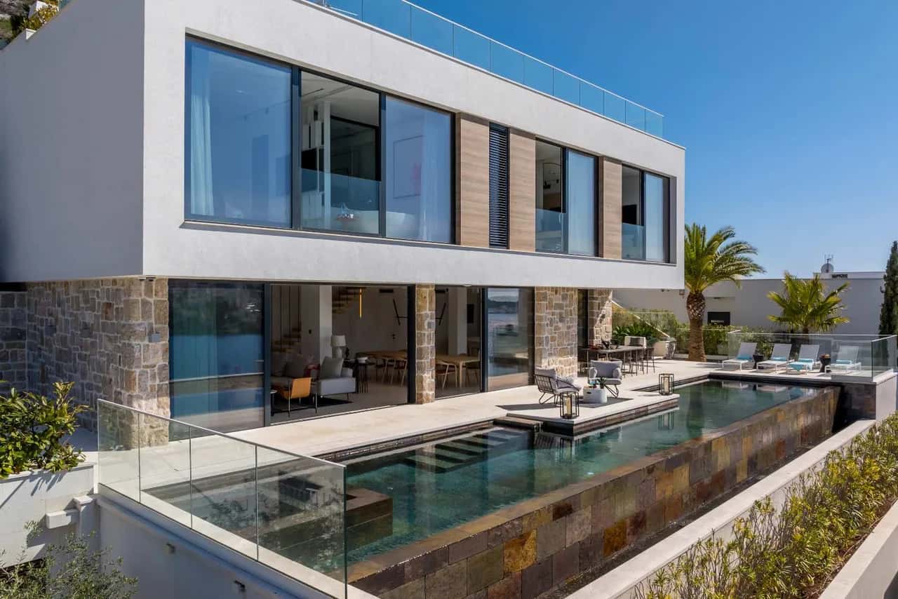 Elegant Villa Overlooking Adriatic Sea