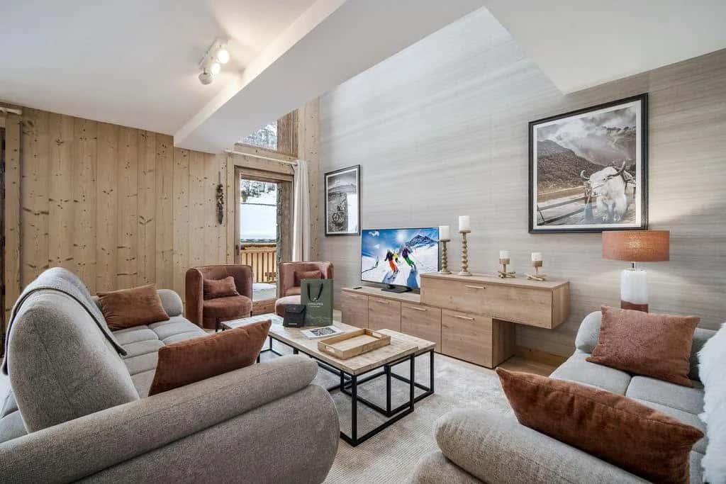Cozy Ski-in Apartment With Views