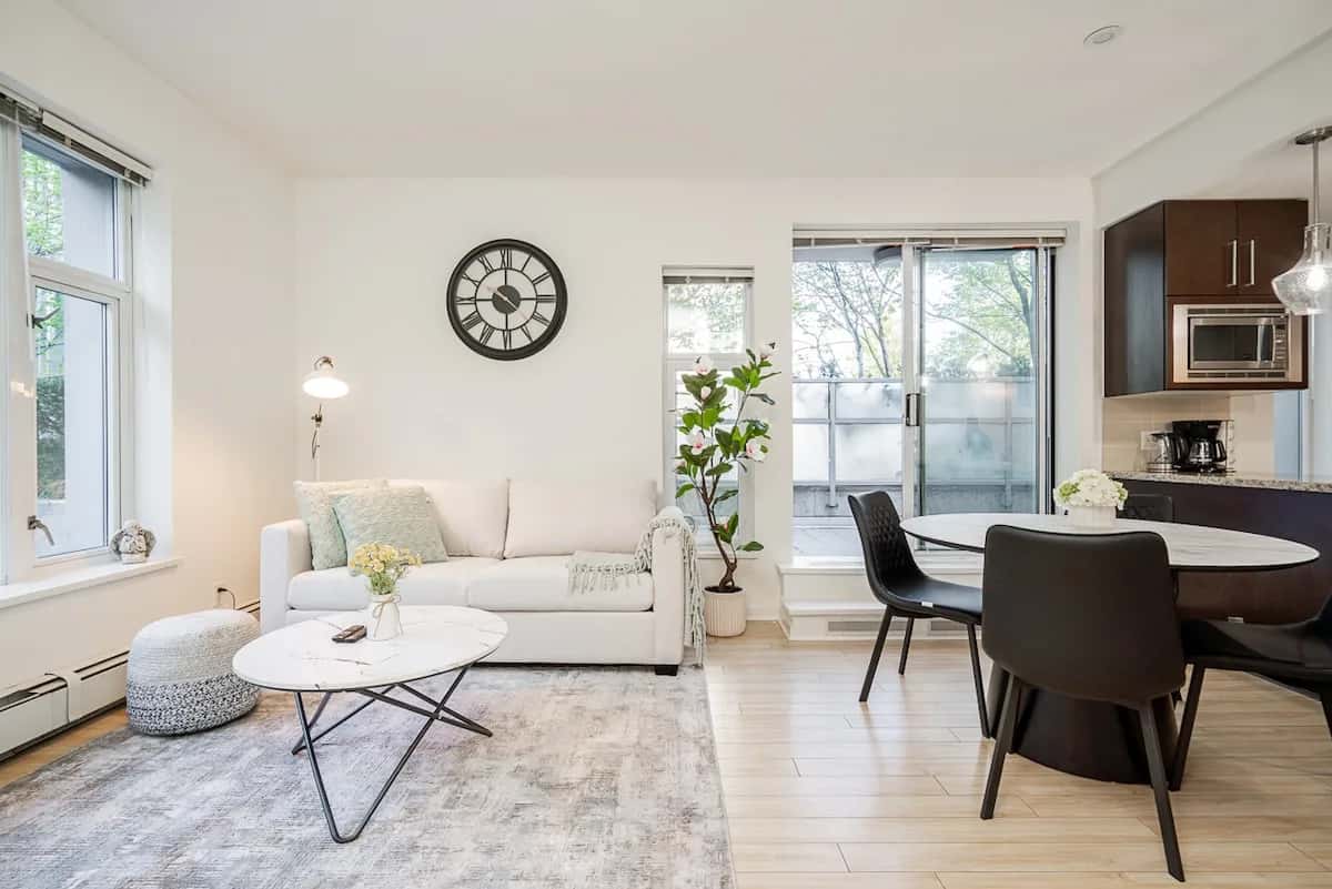 Modern 3BR 4 Beds Prime Downtown Spot