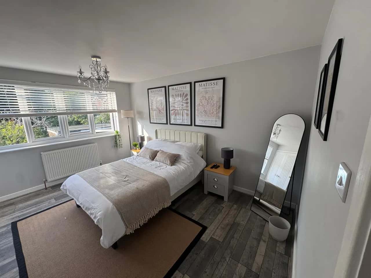 Lovely 5 bedroom holiday home with a games room