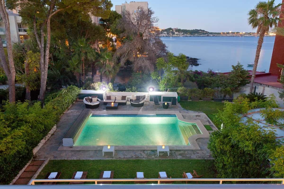 Beachfront Five-Bedroom House in Mallorca