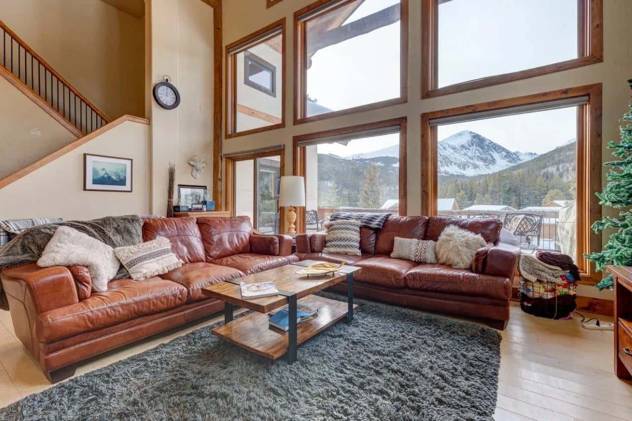 400 Whispering Pines Cr.