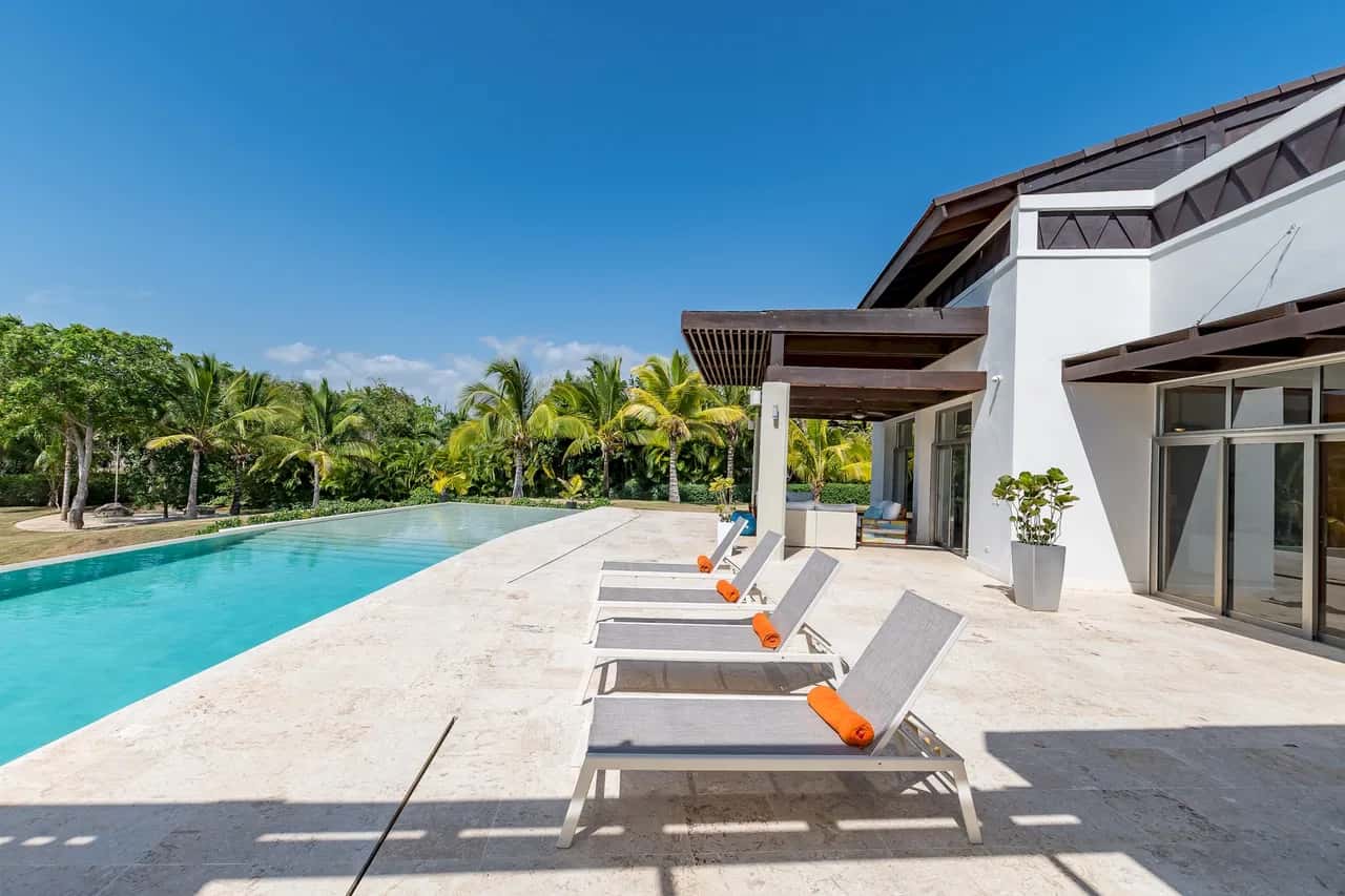 Elegant Villa with Golf Cart in La Romana