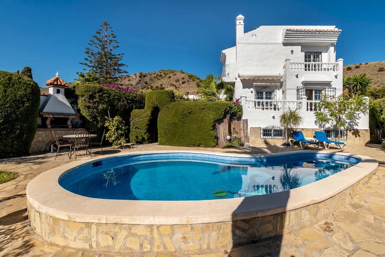 Los olivos villa with heated pool