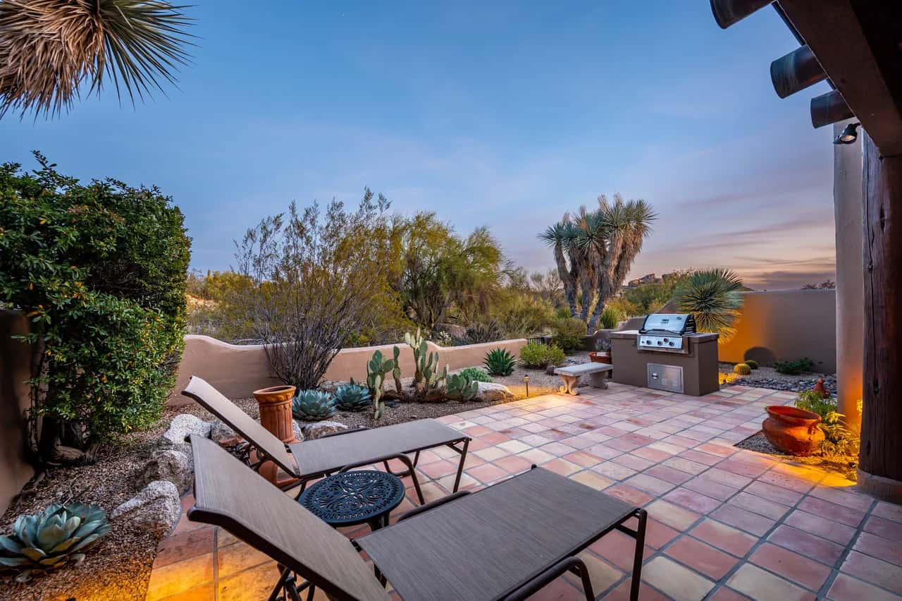 Exclusive Boulder's Retreat near Downtown Cave Creek, hiking, scenic views.