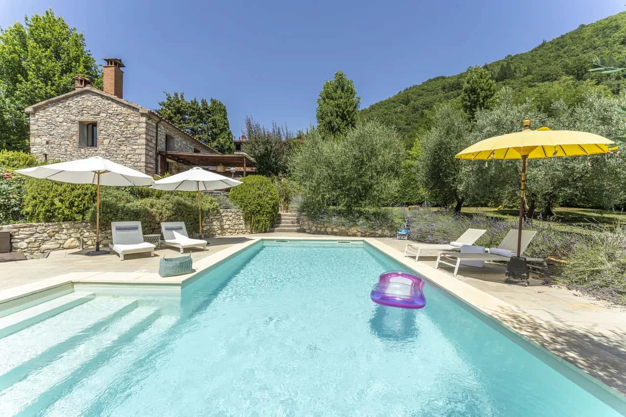 Tranquil Poolside Villa in La Briglia