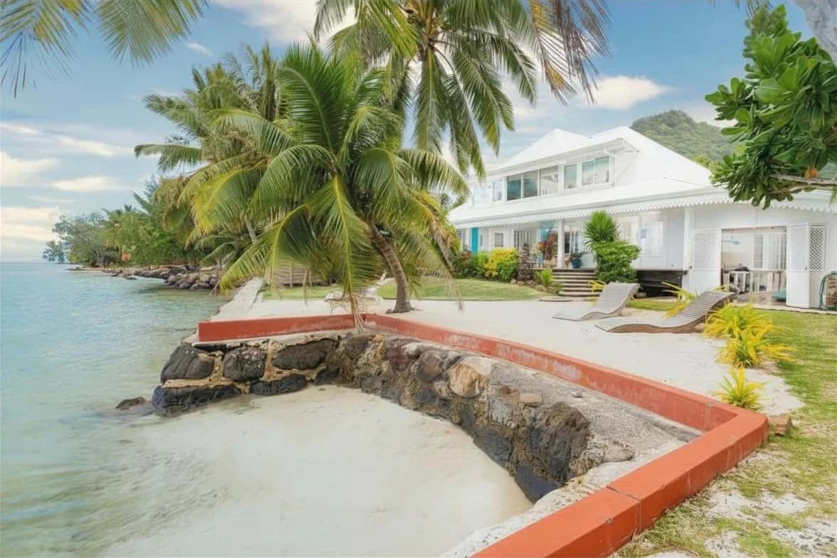 Moderne Vier-Zimmer-Villa in Moorea