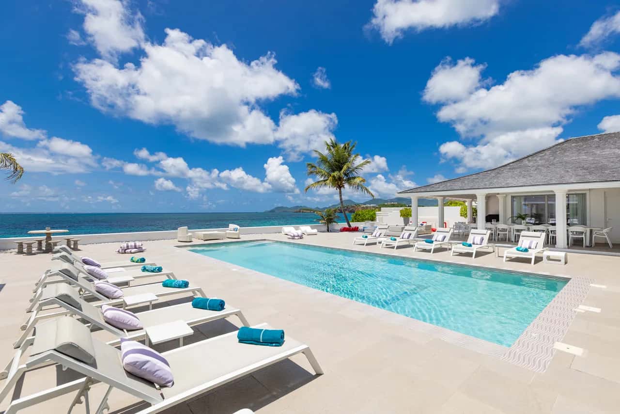 Villa privada frente a la playa de siete dormitorios en Saint Martin