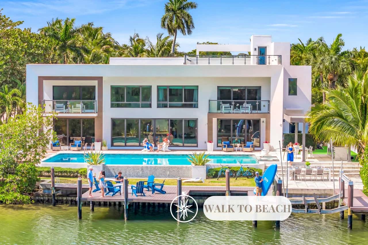 Grand Heated Pool Villa in Fort Lauderdale