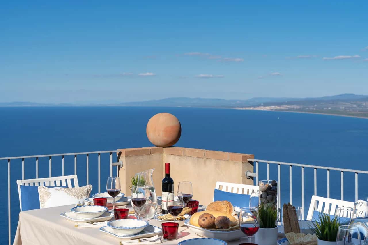 Terrace-Focused Five Bedroom Villa in Piombino