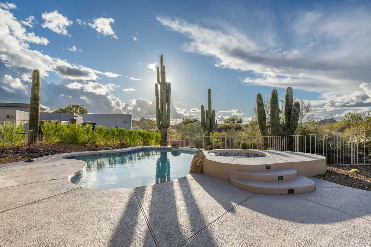 Pinnacle Perfection by Porter | Beheizter Pool & Spa mit Außen-Putting Green