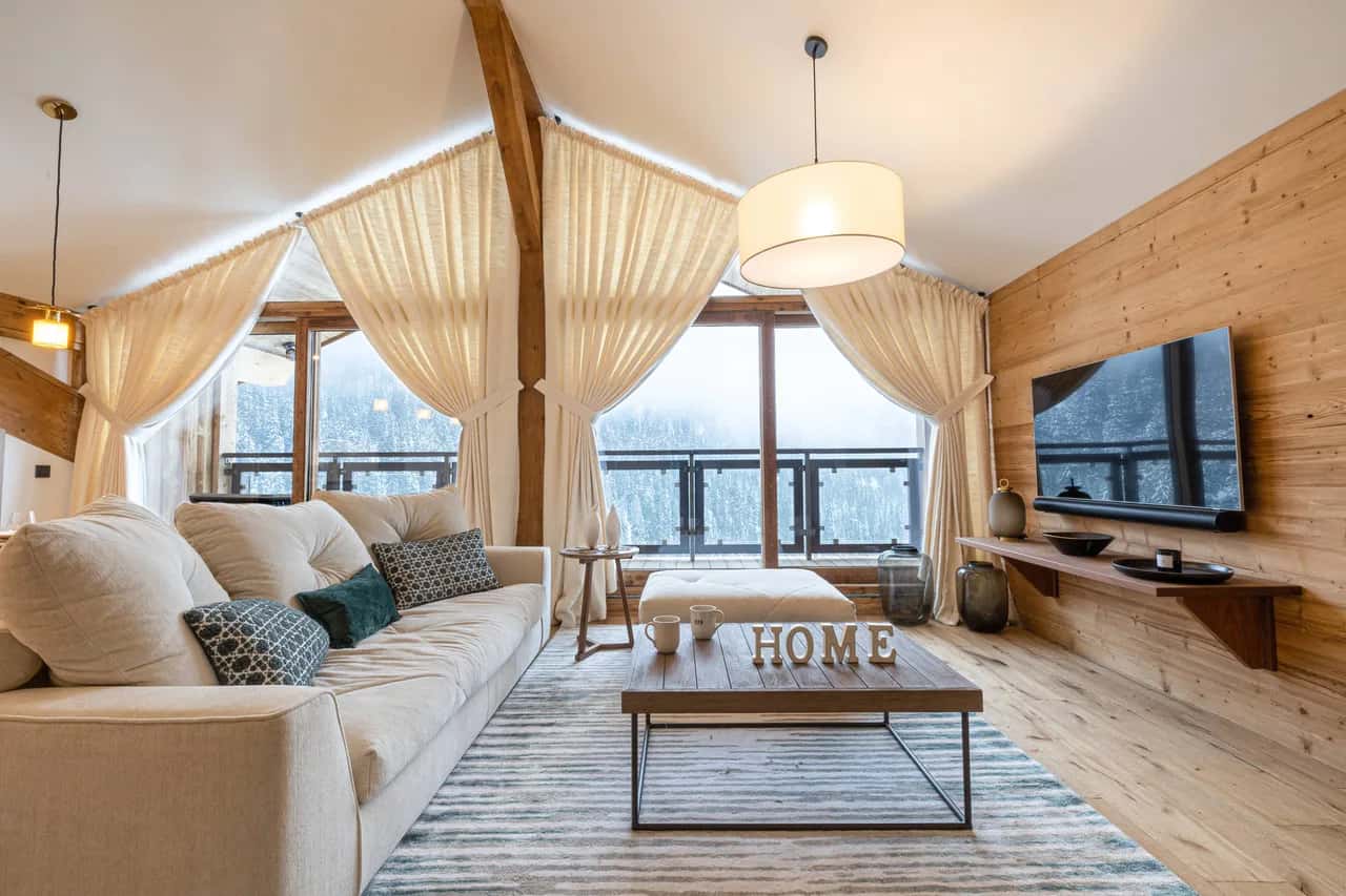 Charming Three-Bedroom Apartment in French Alps Ski Resorts