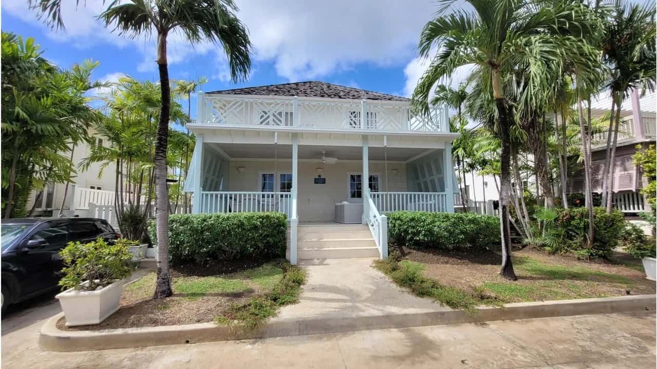 Whispering Palms- 4BR Stunning Villa w/ Pool