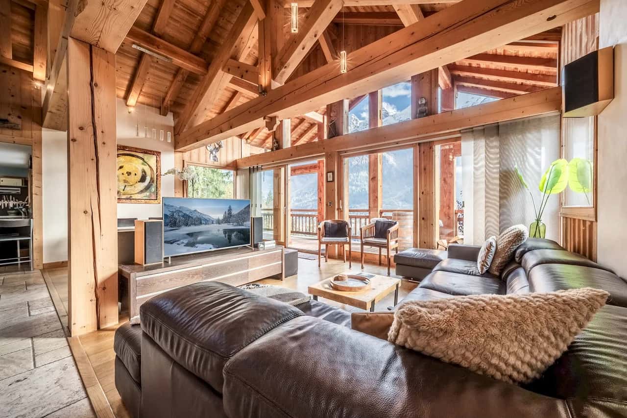 Spacious Chalet with Mountain Views in Chamonix