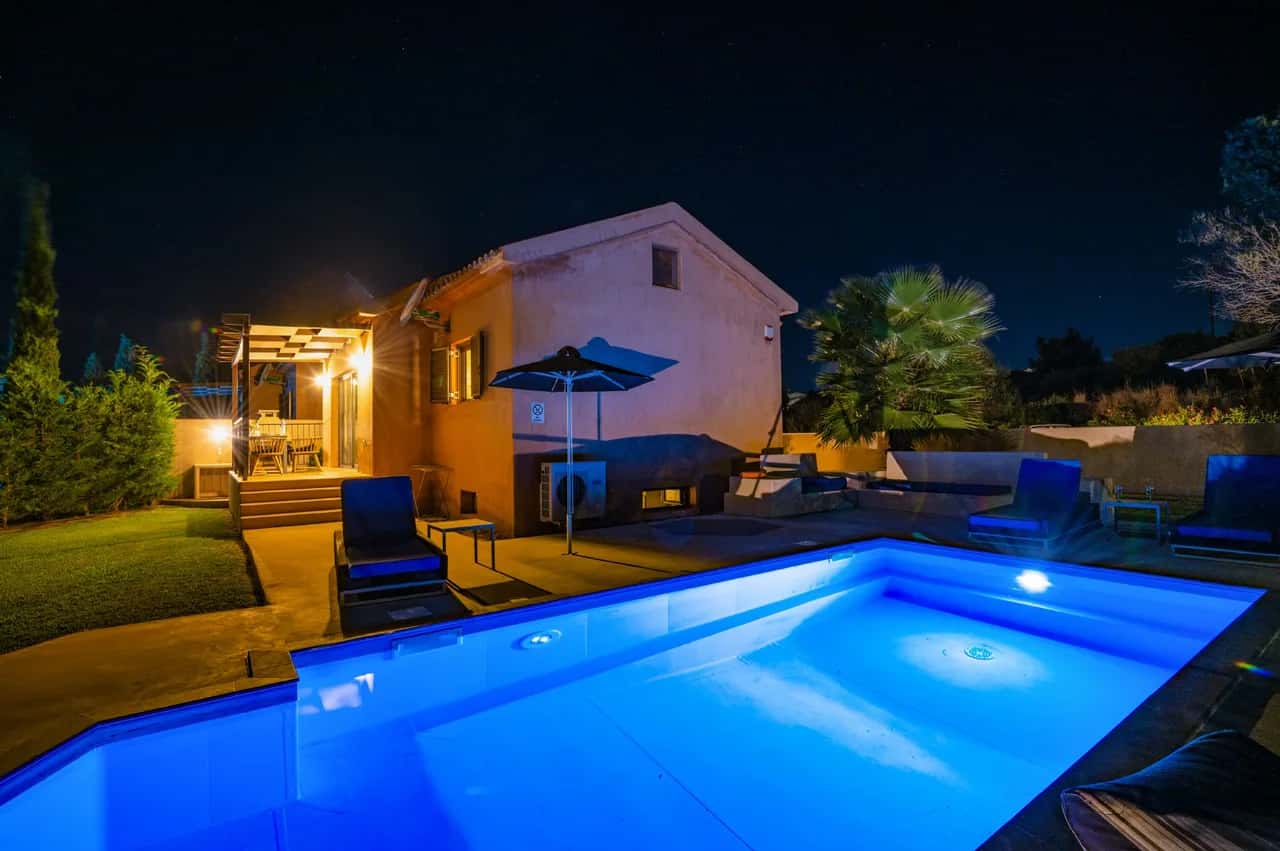 Rhea Villa