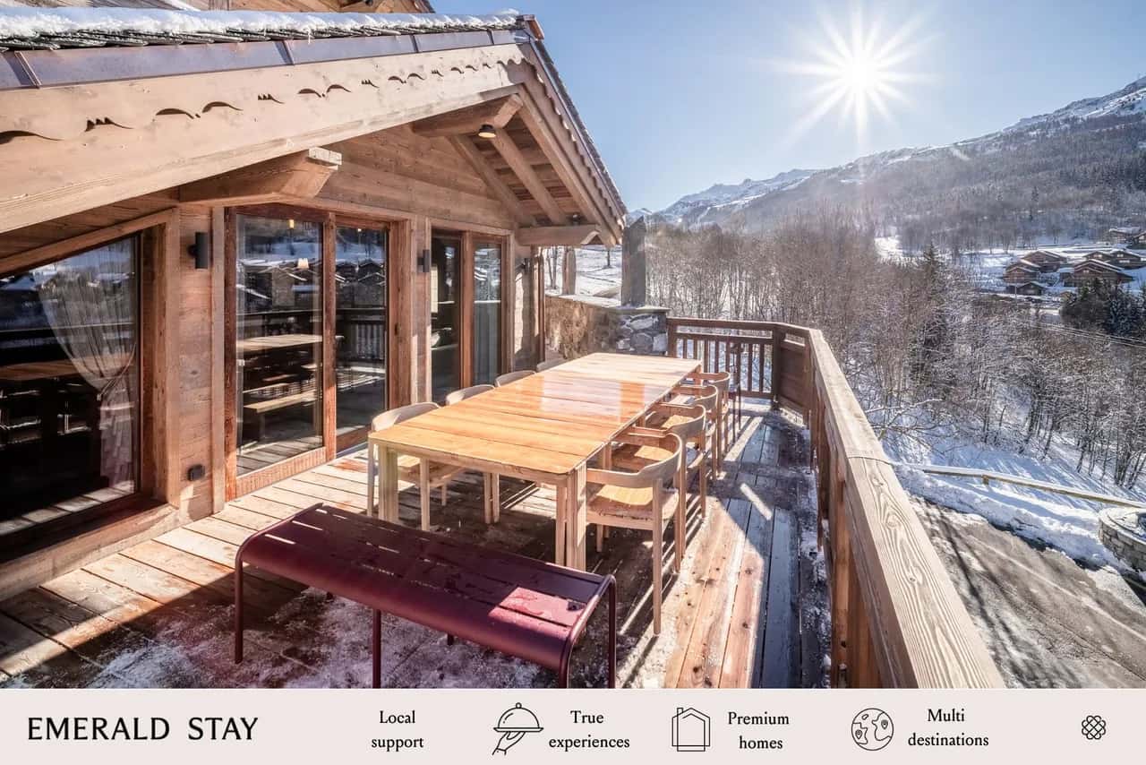 Ski-In Chalet with Terrace in Méribel
