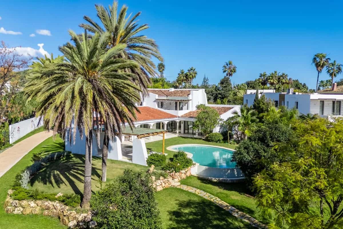 Spacious Seven Bedroom Villa in Marbella