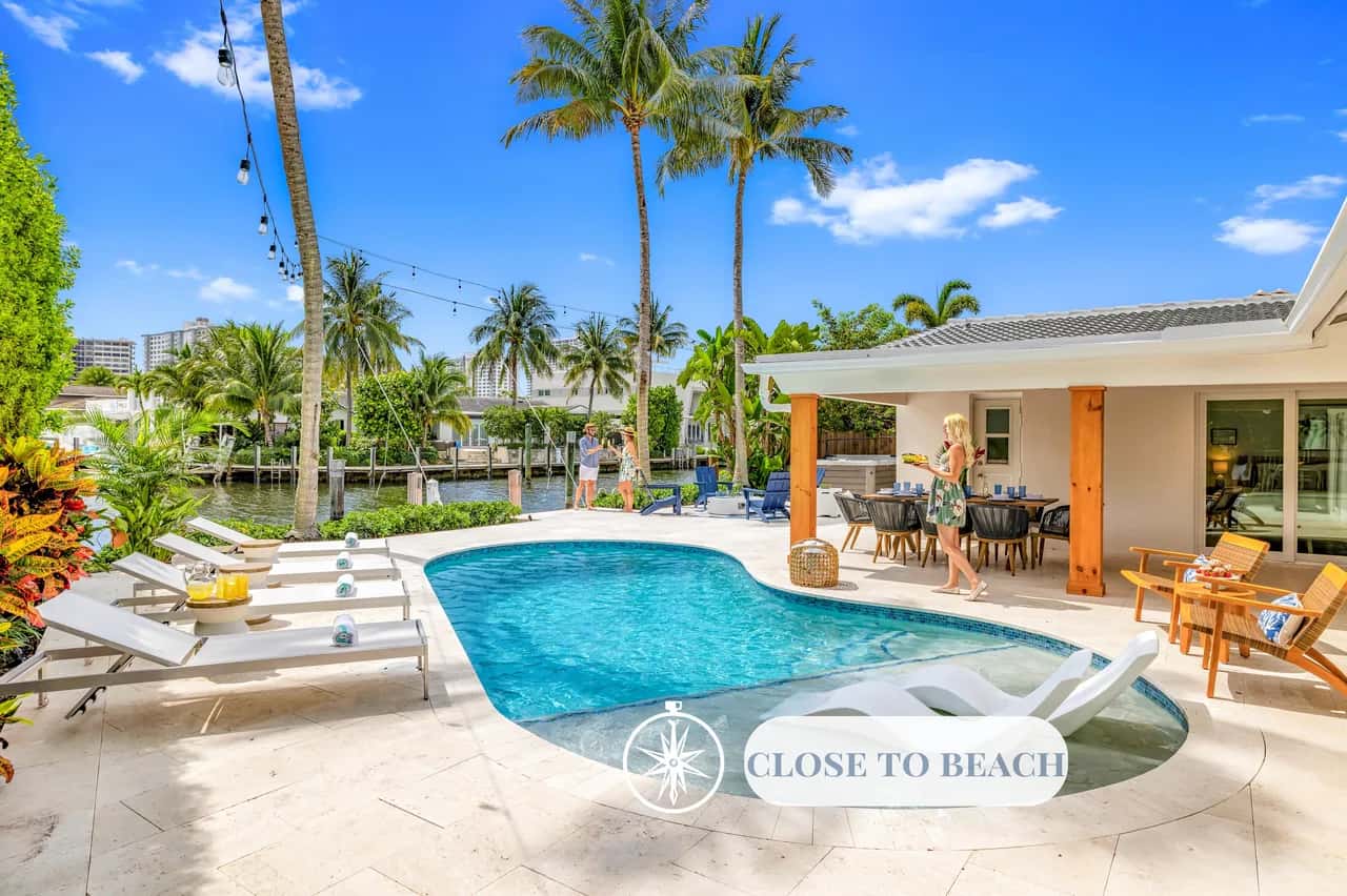 Waterfront Residence with Heated Pool in Fort Lauderdale