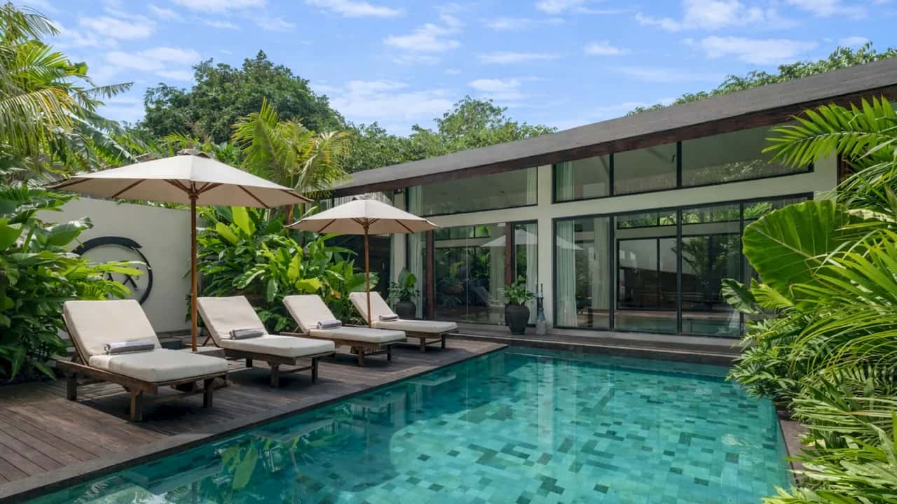 Tropical Swimming Pool Villa in Bali