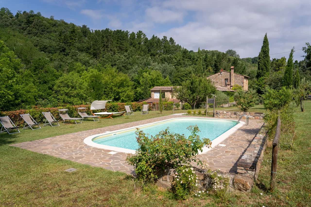 Scenic Country House with Pool in Tuscany