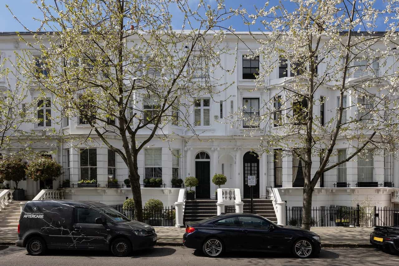 Elegant Five-Bedroom Townhouse in Kensington