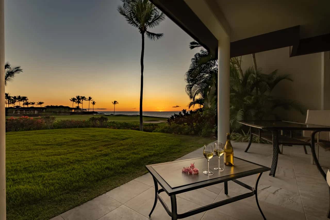 Luxury Oceanfront Two Bedroom Retreat in Big Island