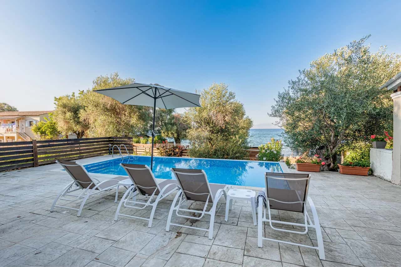 Deja Blue Beach & Pool House, by Estia