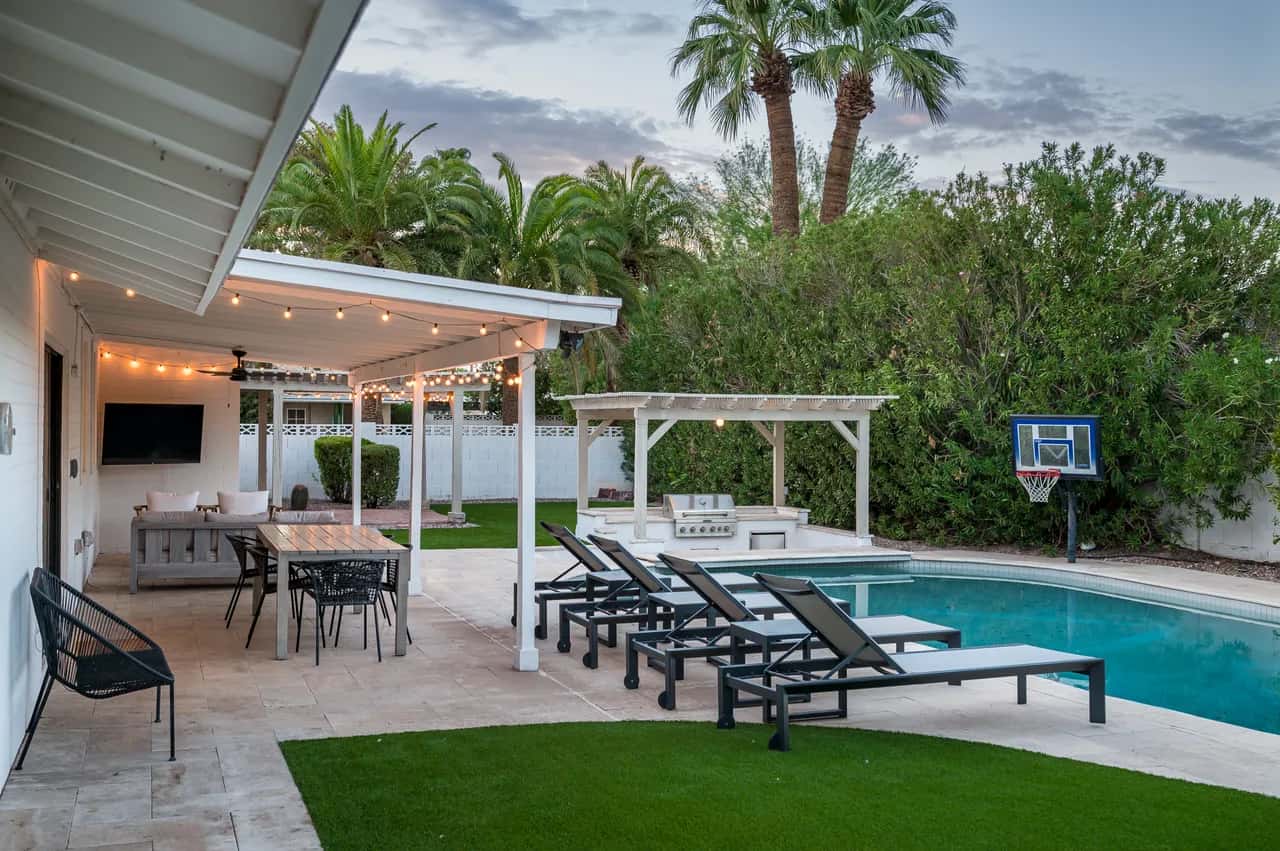 Retiro Moderno con Piscina, Fogata y Vida al Aire Libre