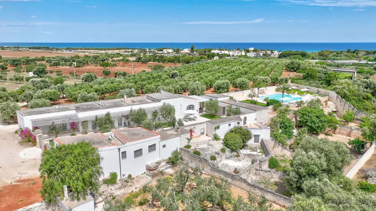 Masseria Histórica con Jardines Tranquilos en Puglia
