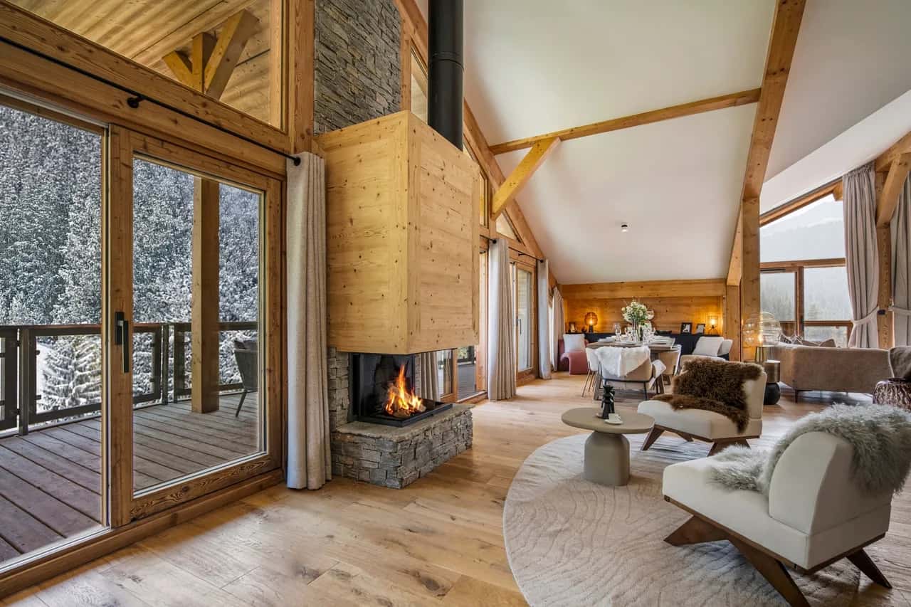 Mountain View Four Bedroom Penthouse in Courchevel