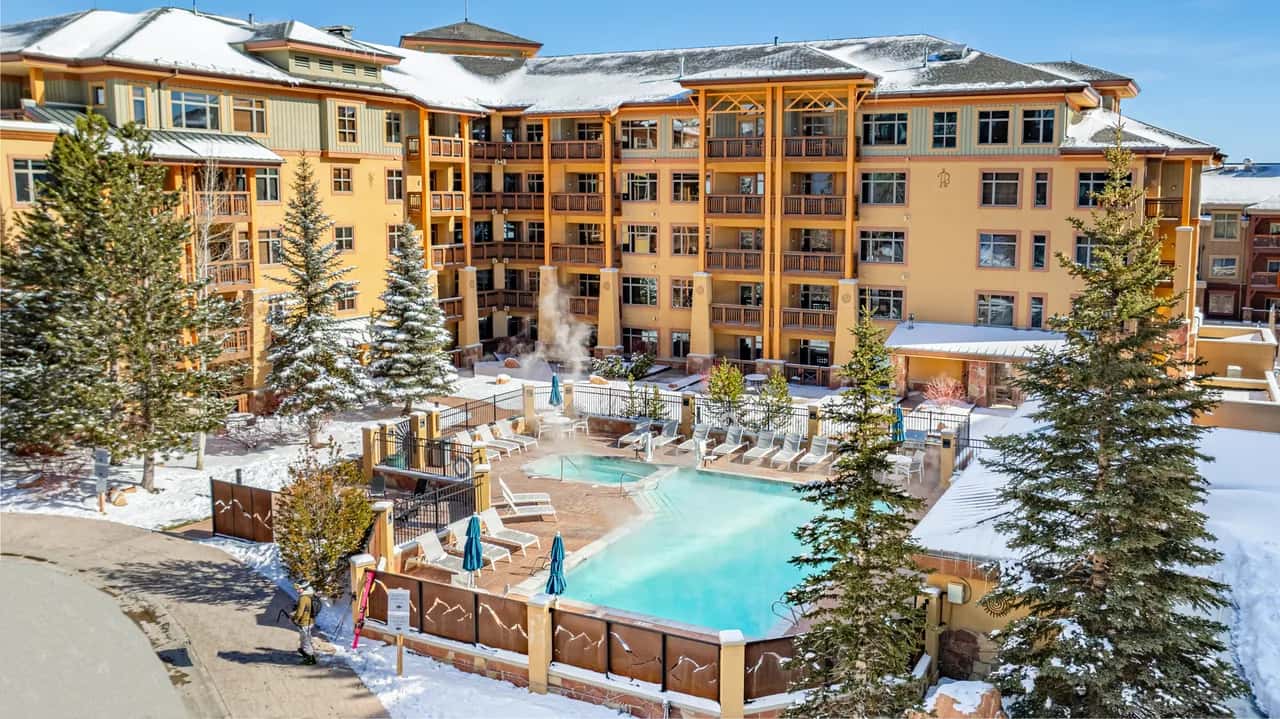 Unübertroffene Ski in Out-Lage neben der Gondel, Sundial 4BR, Pool, Whirlpools, C005-006