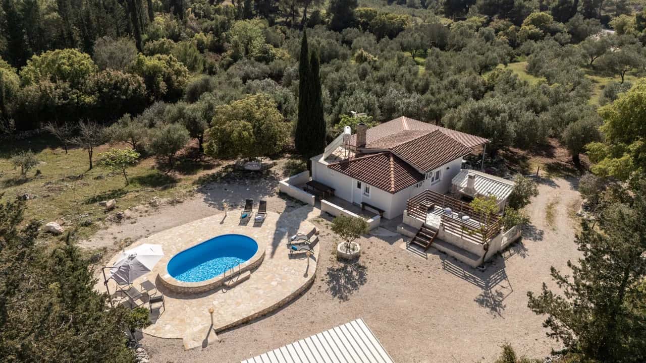 Green Oak Villa