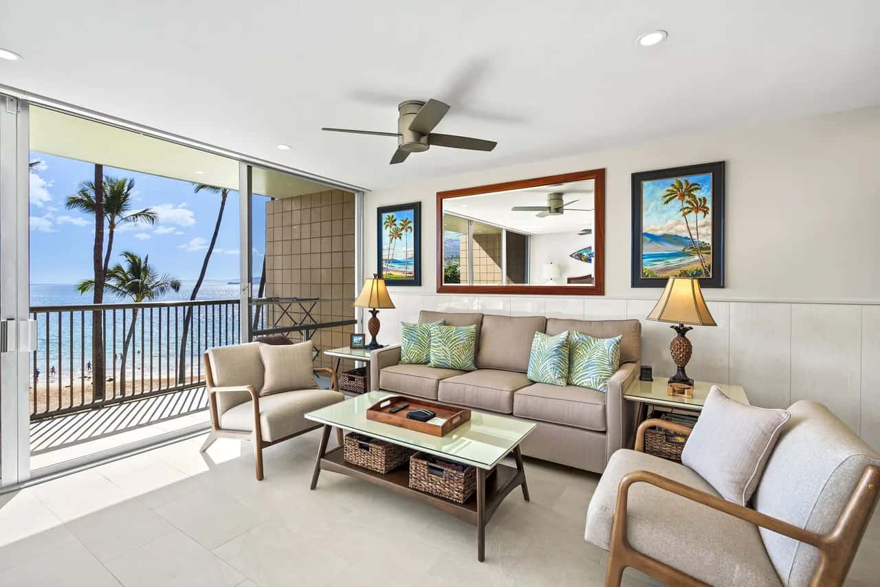 Mana Kai 304 - Renoviertes Oceanfront 2BR/2BA Condo, Split AC, Strandzugang, Ausblicke