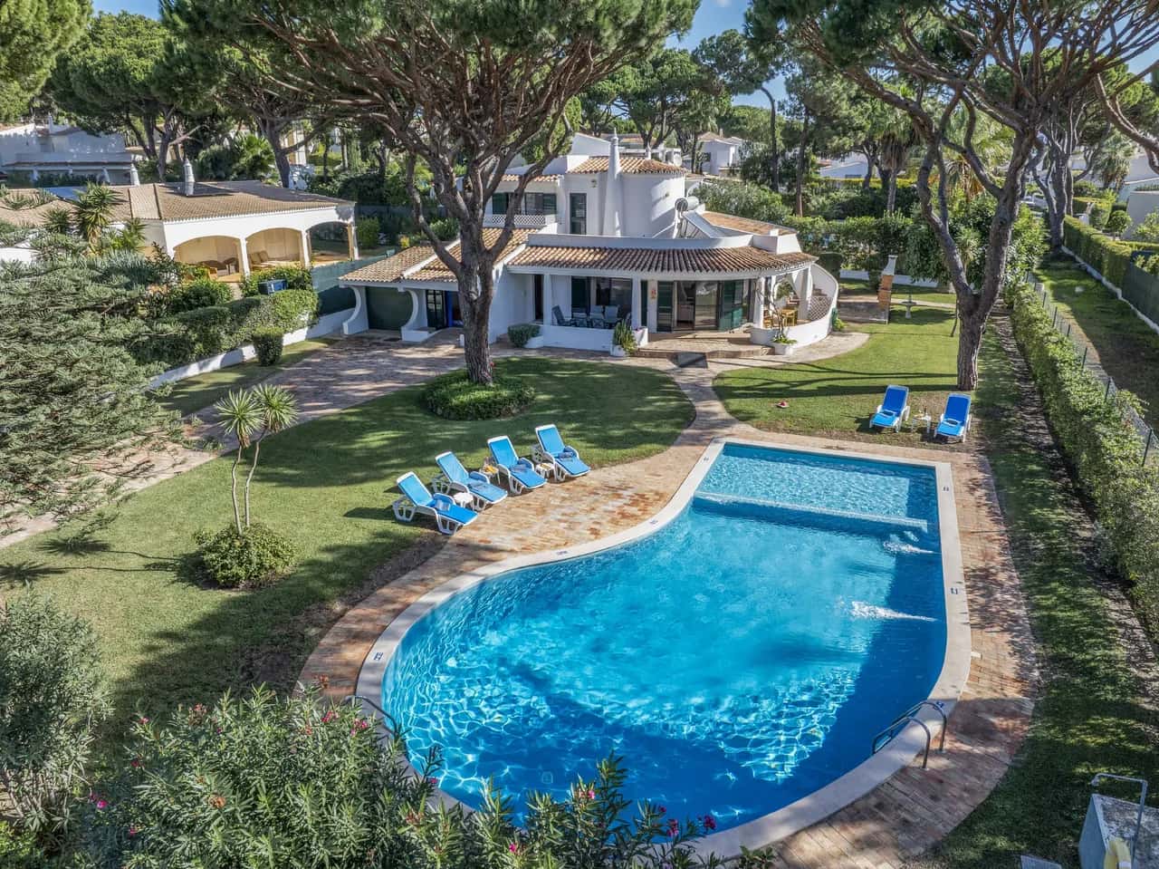 Stylish Three Bedroom Retreat in Algarve