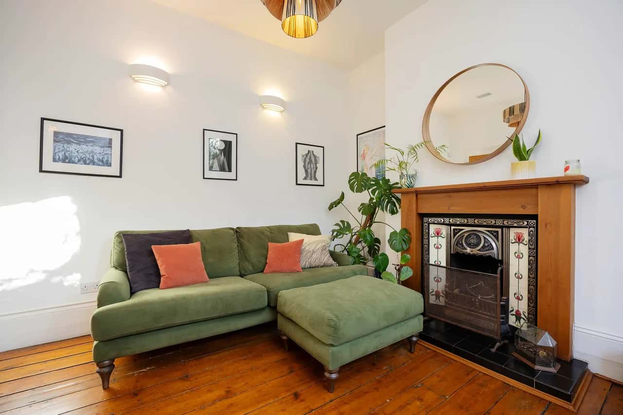 Modern Three Bedroom Apartment in London