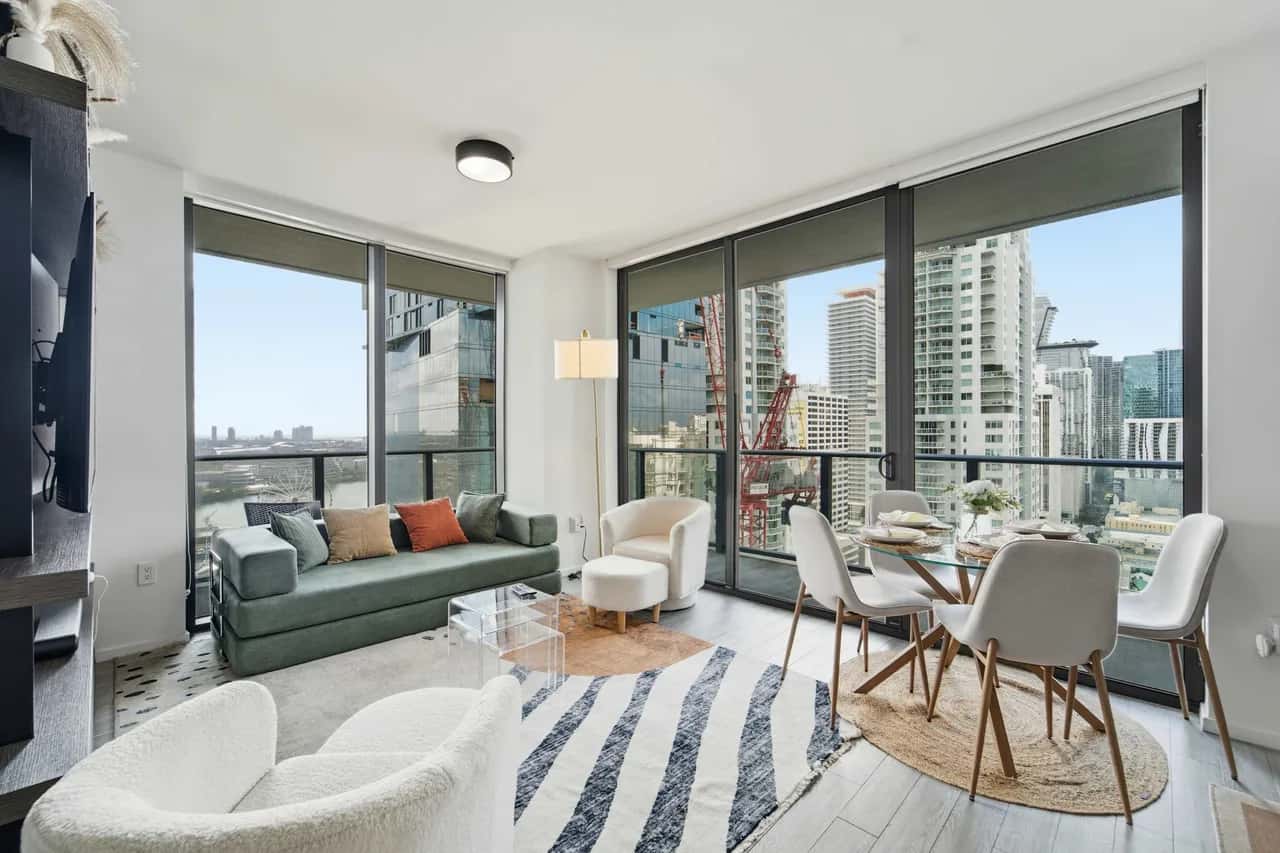 Downtown Miami Studio, 25th Flr+, Bay & Wheel View